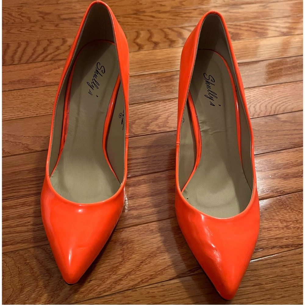 Shelly’s Neon Orange Heels - Picture 4 of 8